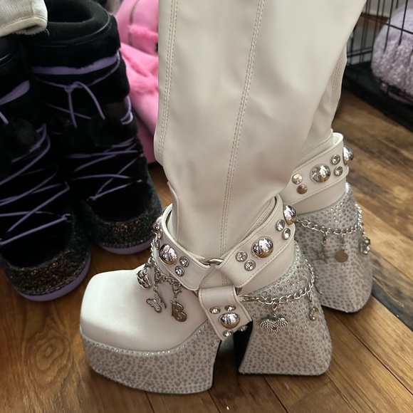 Women's White Platform Boots with Charms - Picture 8 of 8